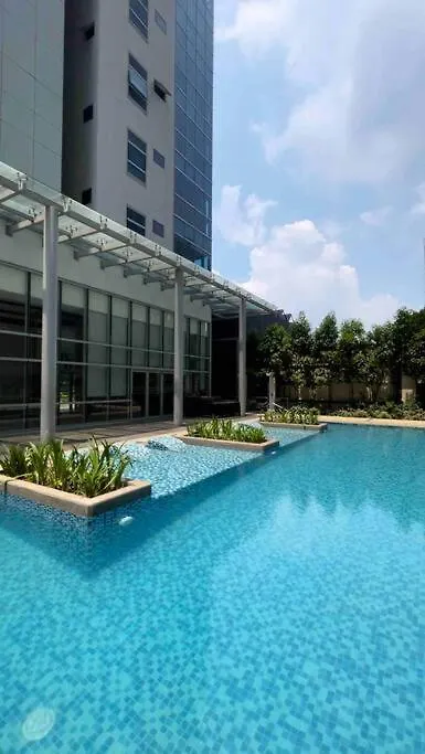 Tropical 1Br Uptown Parksuites Bgc, 200Mbps Smart Tv Manila Philippines