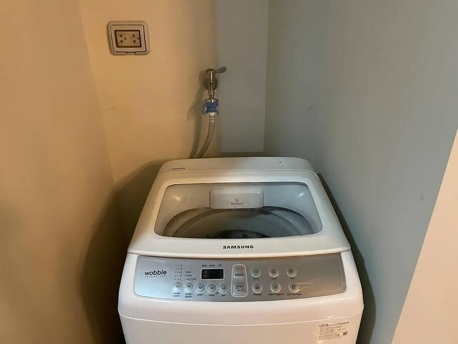 Tropical 1Br Uptown Parksuites Bgc, 200Mbps Smart Tv Manila