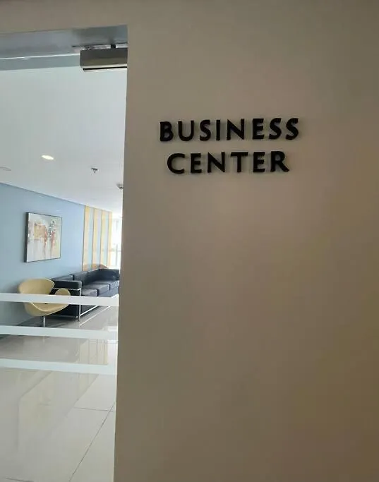 Apartment Tropical 1Br Uptown Parksuites Bgc, 200Mbps Smart Tv Manila