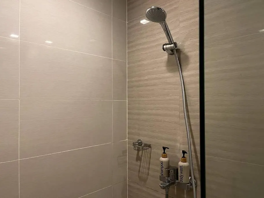 Tropical 1Br Uptown Parksuites Bgc, 200Mbps Smart Tv Manila