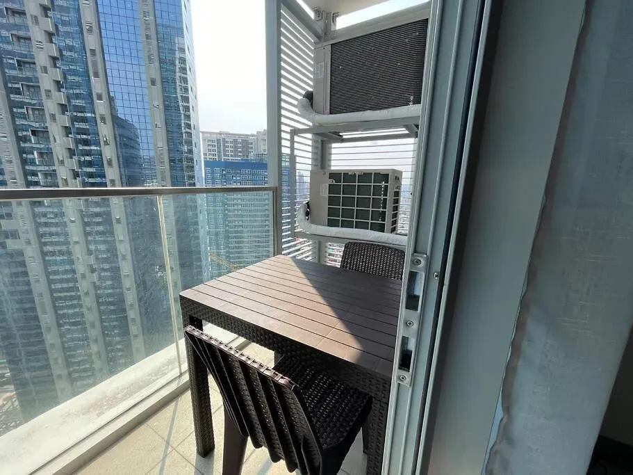 Tropical 1Br Uptown Parksuites Bgc, 200Mbps Smart Tv Manila Philippines
