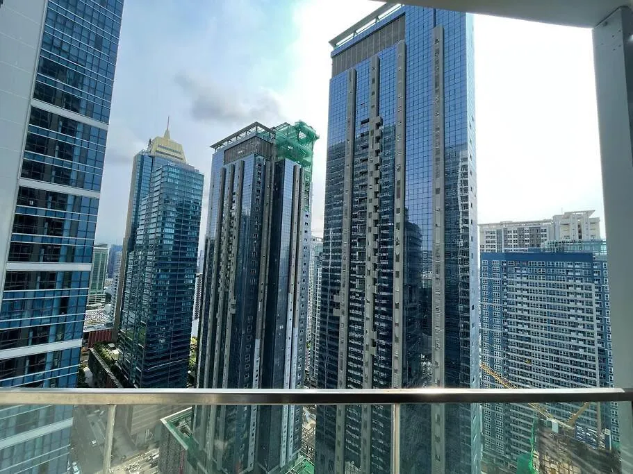 Tropical 1Br Uptown Parksuites Bgc, 200Mbps Smart Tv Manila